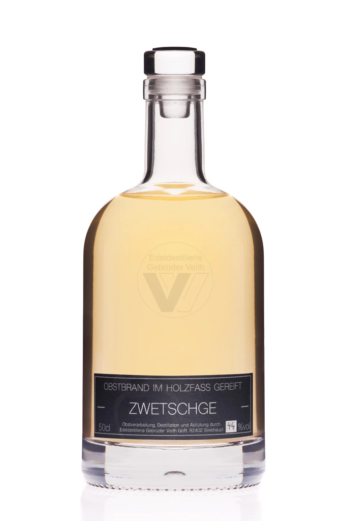 Obstbrand Zwetschge im Holzfass gereift der Edeldestillerie Gebrüder Veith, 50cl Flasche