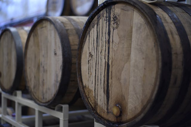 Strauch Sektmanufaktur Wein Fässer