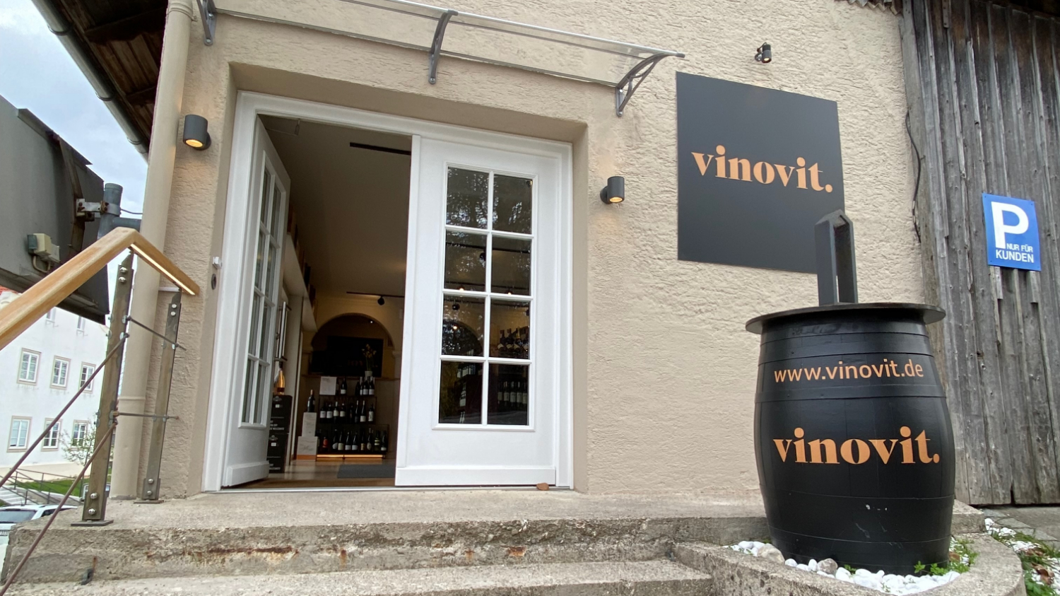 Weinhandlung Vinovit Starnberg Eingang von außen