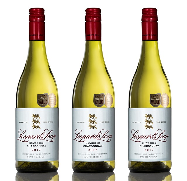 Teuerster Wein der Welt Weissweinflaschen nebeneinander