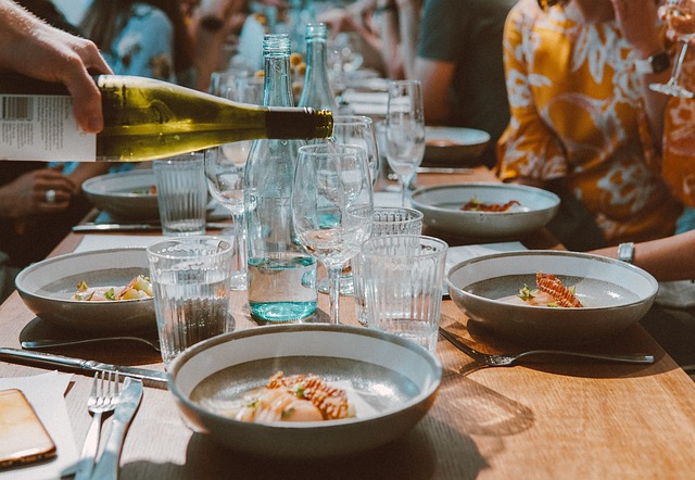 Chiaretto di Bardolino Rosé Wein beim Essen